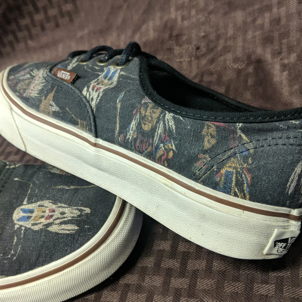 Vans - Picture 7 of 15